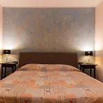 بيت ضيافة Villa Ragusa 4*