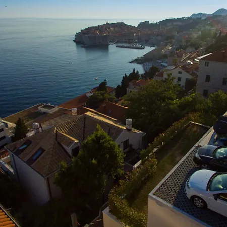 Konukevi Villa Ragusa 4*