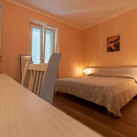 Villa Ragusa Konukevi 4*