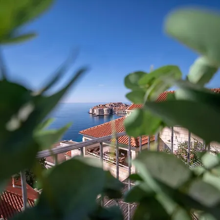 Konukevi Villa Ragusa 4*