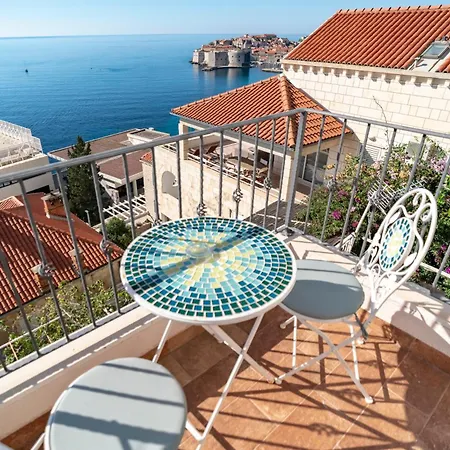 Villa Ragusa Konukevi 4*